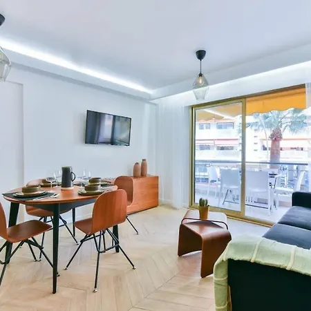 Cannes: Carlton 6p Apartment *